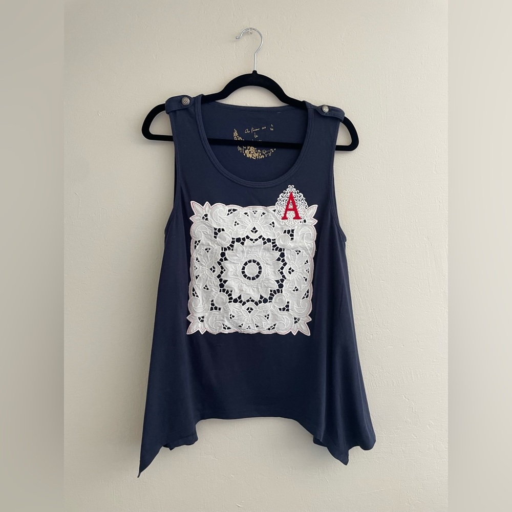 NWOT Navy Graphic Tank Top with Quilt and Asymmetrical Hem